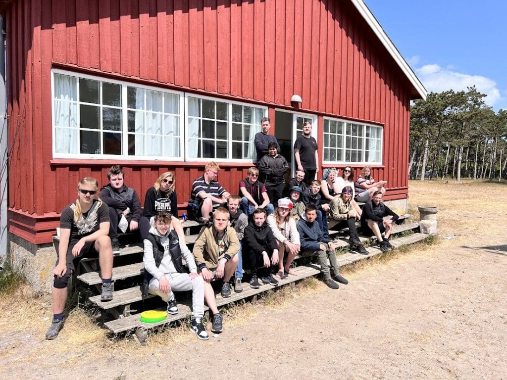 Elever udenfor fra Center for Autisme